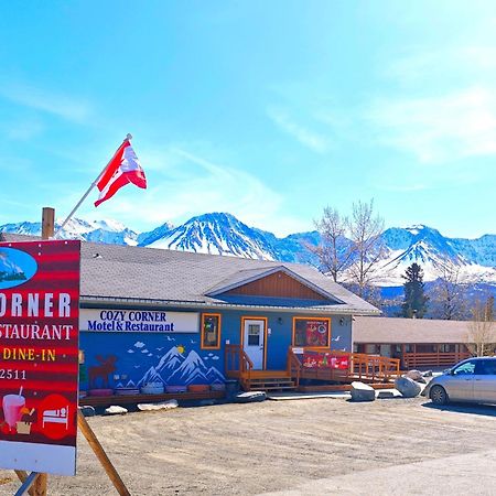 Cozy Corner Motel & Restaurant Haines Junction Dış mekan fotoğraf